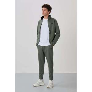 Conjunto Deportivo Air Jones para Hombre, Color Caqui, Corte Estándar, Ropa Deportiva Cómoda de Mezcla de Poliéster, Viscosa y Elastano para Uso Diario - Product Image 4