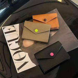 Porte-cartes en cuir véritable de style enveloppe, étui à cartes de visite fin avec fermeture à bouton, mini portefeuille pour cartes de crédit pour femmes et hommes - Product Image 4