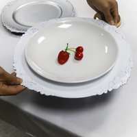 Ventes chaudes, assiettes décoratives écologiques en plastique blanc de 13 pouces pour les mariages, les fêtes et les banquets