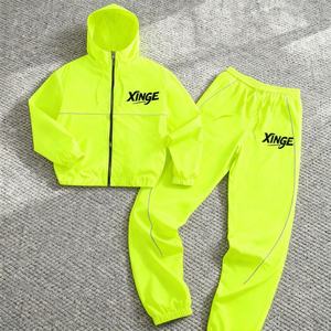 Nouvel ensemble de jogging deux pièces en polyester pour homme 2026 – Veste et pantalon en nylon avec fermeture éclair – Survêtement de sport personnalisé en nylon pour homme - Product Image 3