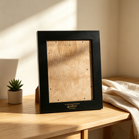 Cadre photo A4 classique en bois artisanal avec impression UV, options de couleurs bois noir, blanc, café, décoration murale