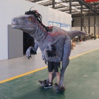 Costume de dinosaure Velociraptor populaire de Zigong, modèle léger et personnalisé, avec pattes apparentes et fourrure moelleuse, en plastique, pour événements publics