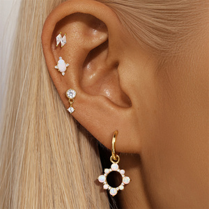 ต่างหูเงินแท้ 925 ประดับเพชรซิคอนรูปดาวเรียบง่าย CANNER Mini - Product Image 4