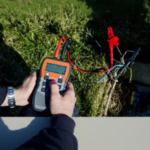เครื่องวัดการสะท้อนแสงแบบ Time Domain Reflectometer รุ่น Sonel Tdr-410 ระยะ 4 กม. ความแม่นยำ 1% สำหรับการทดสอบสายเคเบิล - Product Image 2