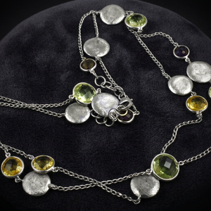 Colliers pendentifs de style le plus récent d'Art Palace, en citrine verte, améthyste et quartz fumé, couleur argent - Product Image 1