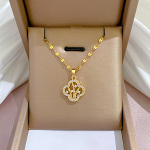 Nouveaux Colliers Pendentifs Fleur Dorée en Acier Inoxydable Personnalisés et Tendance, Vente en Gros, Bijoux Imperméables pour Femmes - Product Image 5