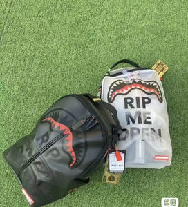 Mochila Impermeable de PVC con Diseño de Dibujos Animados, Moderna y Transparente, con Asa Suave para Uso Deportivo Casual al Aire Libre - Product Image 2