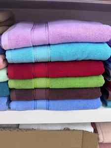 Ensemble de serviettes de bain de luxe en polyester-coton 70x140cm, super absorbantes, séchage rapide, douces, motif original, tissées, couleur personnalisable - Product Image 4