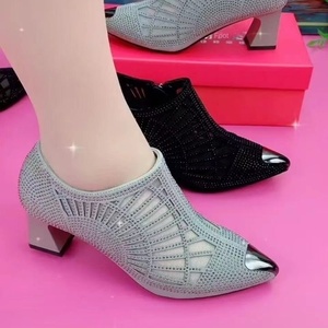 Nouvelles Chaussures de Danse pour Femmes à Talons Épais Pointus, Confortables et Polyvalentes, Respiration Fine, Bouche Profonde, Vente Chaude Transfrontalière - Product Image 4