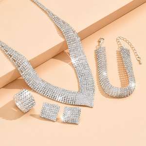 طقم قلائد وأقراط نسائي فاخر الأكثر مبيعاً من سبيكة النحاس بتصميم سلسلة تنس مرصعة بالألماس ومتعددة الطبقات - Product Image 3