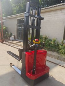 紧凑型窄通道步行式堆高车 |   空载和满载速度优化 - Product Image 5