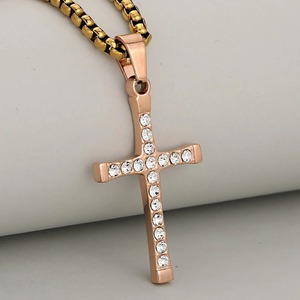 Collier élégant avec pendentif croix en CZ, plaqué or véritable 18 carats, acier inoxydable, anti-rouille, bijoux chrétiens, cadeau pour homme et femme - Product Image 3
