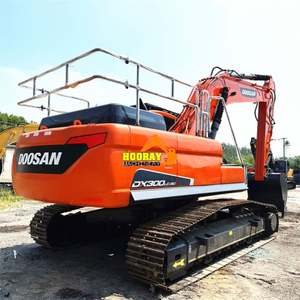 Excavadora Usada Doosan DX300LC-9C Modelo 2018, Capacidad de Cazo de 1.5m, Peso Operativo de 30 Toneladas, Potencia de 151KW, Excelente Rendimiento - Product Image 1