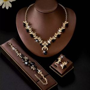 Ensemble de bijoux de mariée plaqué or, collier, boucles d'oreilles et bracelet en cristal et strass, cadeau pour mariage ou fête - Product Image 1