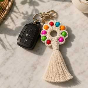 Pendentif porte-clés en macramé de coton, ornement de couronne à pompons perlés, décoration suspendue DIY pour la maison et la voiture - Product Image 1