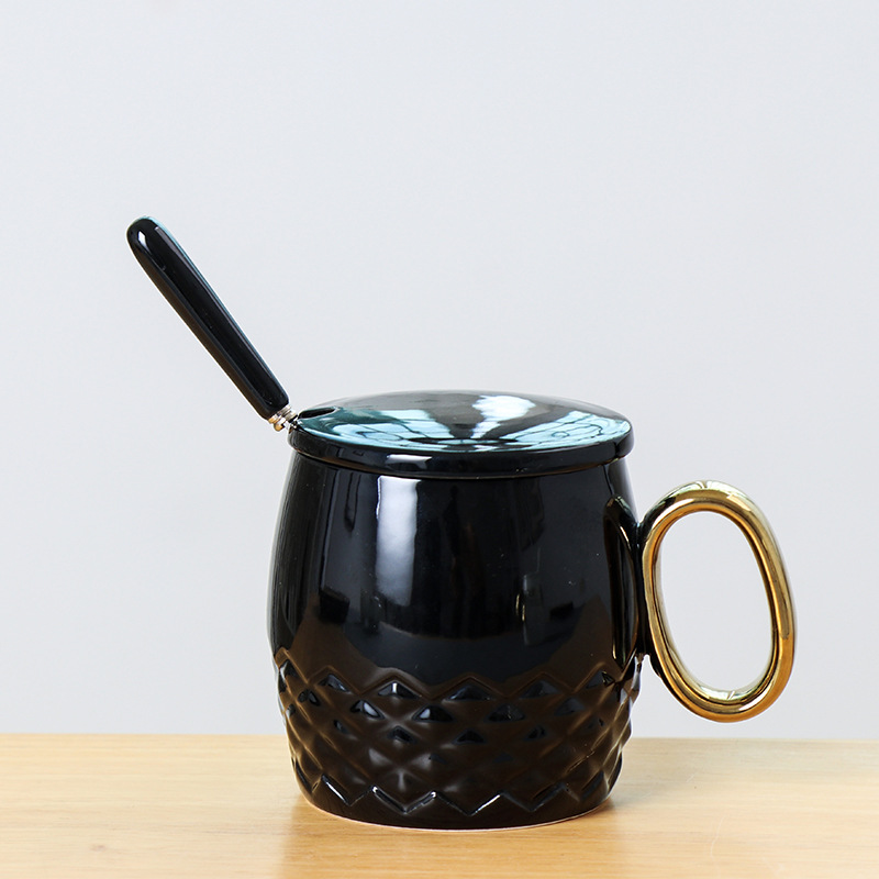 Black cup, spoon, and lid (no gift box)