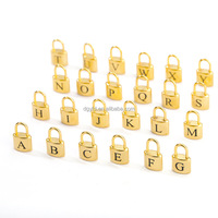 Bijoux personnalisés en acier inoxydable et or 18 carats Colliers à breloques en forme de cadenas avec gravure et initiales pour femmes