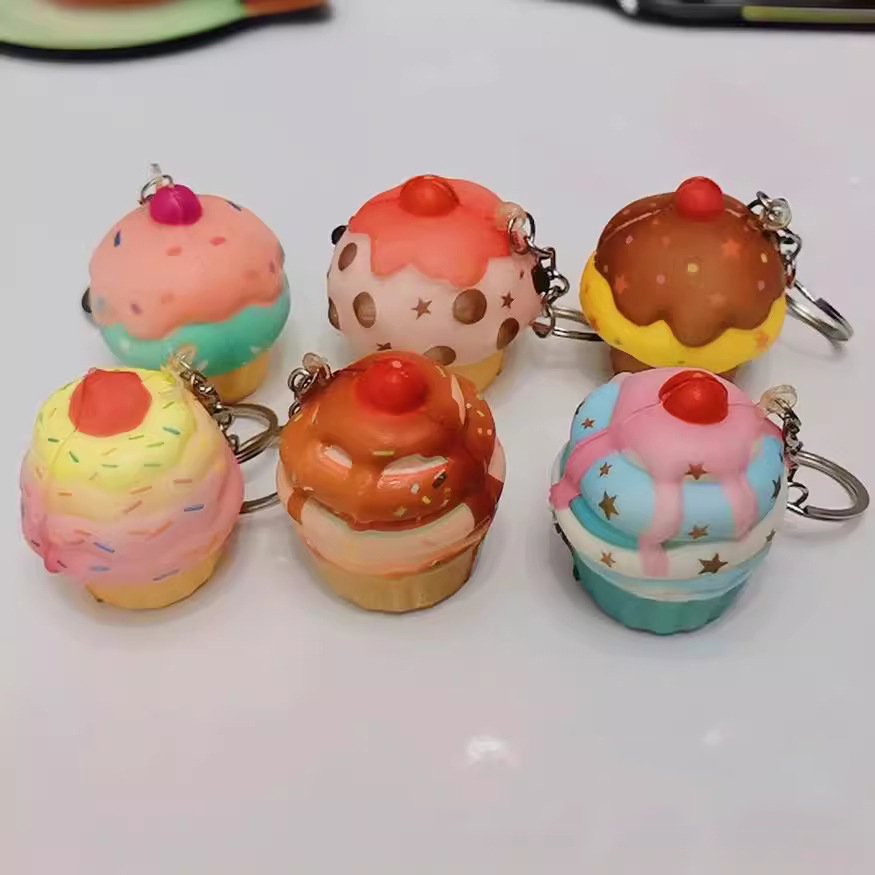 20652-Cream Cupcake Keychain PU Squishy