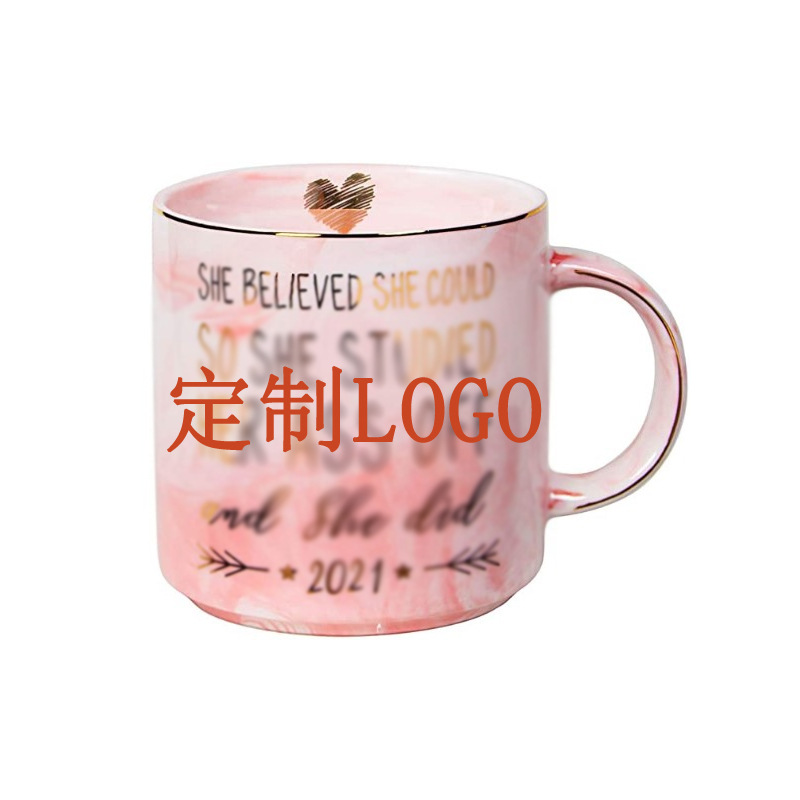 Mármol liso sin trazos de oro.