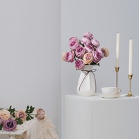 Rose artificielle unique de style vintage pour la décoration intérieure, les arrangements de table et les intérieurs d'hôtels