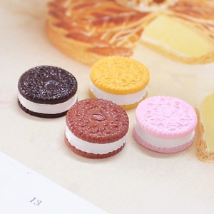 Cabujones de resina con forma de galletas de simulación, con base plana, para comida en miniatura de casas de muñecas, dijes, fabricación de joyas DIY y decoración de teléfonos - Product Image 4