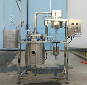 Distillation à la vapeur d'huile essentielle de géranium rose