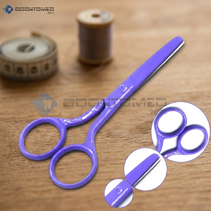ODontomed 2011 Ciseaux de sécurité professionnels 4,25'' en acier inoxydable violet, 1 pièce, pour nez, oreilles, moustache, soins infirmiers et poches, pour salon de beauté (normes UE) - Product Image 3