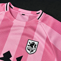 Maillot de football rose personnalisé Yingling pour équipe, respirant, en maille, à manches raglan, pour entraînement sportif, fabrication OEM ODM directe usine