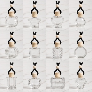 Diffuseur de parfum pour voiture 8 ml <span class=keywords><strong>en</strong></span> <span class=keywords><strong>verre</strong></span> facetté rechargeable avec bouchon <span class=keywords><strong>en</strong></span> bois, diffuseur suspendu pour huiles essentielles, idéal pour véhicules et usines - Product Image 4