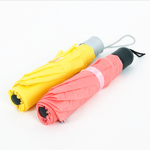 ร่มพับสามตอนขนาด 21 นิ้ว ผ้าโพลีเอสเตอร์ 8K แบบเปิดมือ สีชมพูเหลือง สำหรับผู้ใหญ่ พิมพ์โลโก้ตามสั่ง ราคาประหยัด สำหรับงานโปรโมชั่น - Product Image 6