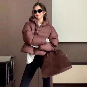 Vestes Courtes Matelassées Personnalisées pour Femmes – Manteaux d'Hiver Chauds et Épais en Duvet Style Bomber avec Patchwork - Product Image 5