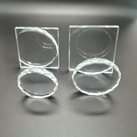 Ornements en verre personnalisables transparents 80*80*6mm à bords ondulés, pré-perforés avec trou de suspension