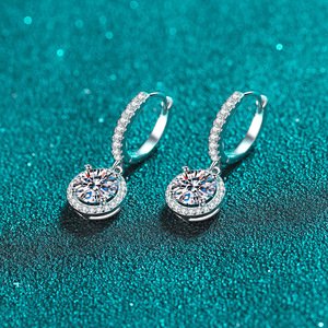 Nouveau produit bijoux fins mariage mariée petite pierre précieuse ronde 1ct Moissanite luxe 925 boucles d'oreilles en argent Sterling - Product Image 4