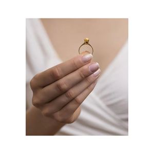 Anillo Solitario Dorika de Oro de 22 Quilates Yiitba, Colgante y Dije Finos - Product Image 1