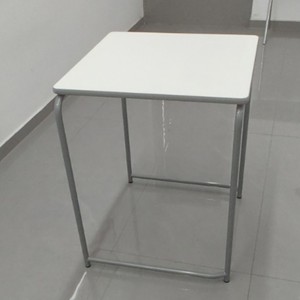 Bureau d'étudiant, table carrée 60x60x75,5 cm, plateau en plastique, mobilier scolaire durable, design minimaliste - Product Image 5