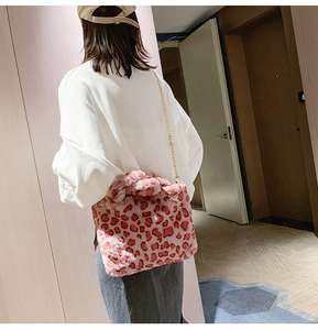 Bolso de hombro de felpa con estampado de leopardo para mujer, bolso de piel sintética a la moda, bolso cruzado para mujer - Product Image 4
