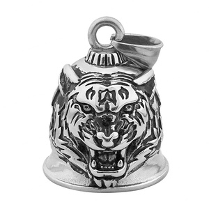 Collier pendentif cloche de motard vintage punk pour homme, bijoux de motard rock, motif animal tigre - Product Image 1