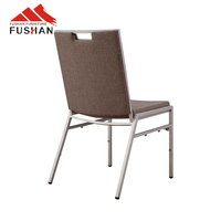 Chaise de banquet empilable en métal avec dossier rembourré et poignée de transport pour salles de conférence, événements et salles de bal d'hôtel