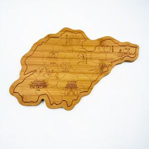 Tabla de cortar de bambú con forma irregular, multifuncional, para cortar alimentos y frutas en picnics - Product Image 1