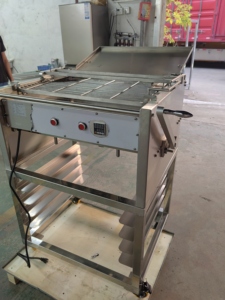 Machine Commerciale Automatique pour le Glacage et le Revêtement <span class=keywords><strong>au</strong></span> <span class=keywords><strong>Chocolat</strong></span> des Donuts et des Loukoumades - Product Image 2