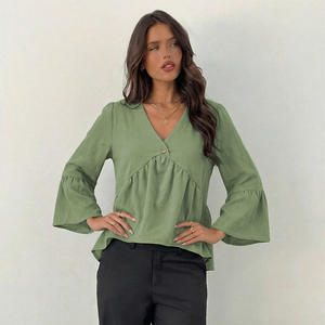 Chemise de bureau d'été pour femmes, col en V, manches trois quarts, légère, respirante, décontractée, en polyester, manches évasées - Product Image 6