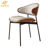 Chaises de salle à manger modernes de luxe Mobilier de restaurant en cuir de qualité Design minimaliste en métal avec fonctionnalité légère Prix