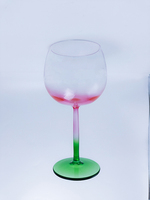 Verre à vin rouge transparent en acrylique incassable de 550 ml avec logo personnalisé pour bar