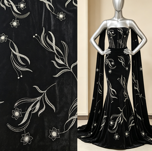 Tissu en <span class=keywords><strong>velours</strong></span> <span class=keywords><strong>noir</strong></span> A054 avec broderie élégante de feuilles argentées et de perles florales pour les nouveaux cheongsams chinois et les robes de soirée annuelles - Product Image 6