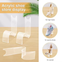 Rak Display Sepatu Akrilik Transparan Bergelombang Custom Pabrik, Multi-Slot, Penyangga Sepatu Hak Tinggi untuk Pameran Ritel Sepatu