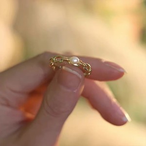 Pearl Ring For Women Minimalist Geometric Lock Shape Claw Setting Index Finger Everyday Wear Jewelry - Product Image 3