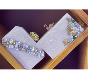 Bolso de mano de resina a la moda para regalo de boda, embrague de mano para fiesta con hermosa decoración de Humayun World Crafts - Product Image 1