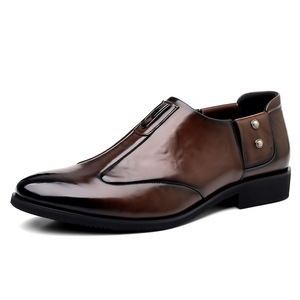Zapatos de Vestir de Cuero de Grano Entero para Hombre, Estilo Inglés, Punta Puntiaguda, Suela Blanda, de Una Pieza, Versátiles, Formales y de Negocios, Nuevo Estilo 2026 - Product Image 1