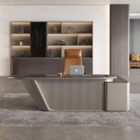 Bureau de direction de luxe avec coins arrondis, table de PDG en bois, bureau de patron moderne pour un espace de travail ergonomique et sécurisé pour les managers