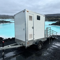Remorque WC mobile accessible aux fauteuils roulants, 1 poste de toilette portable avec rampes d'accès pour petits événements extérieurs
